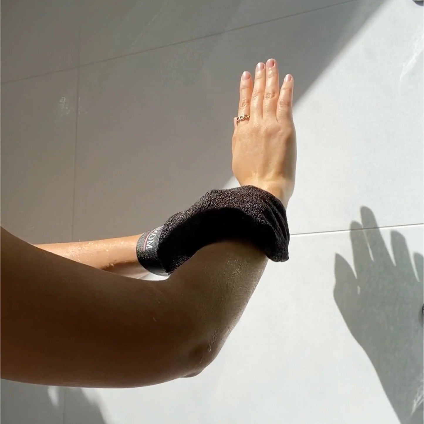 Ultra-Soft Skin Exfoliating Glove